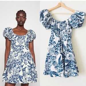 NWT Abercrombie & Fitch Navy and White Floral Puff Sleeve Dress